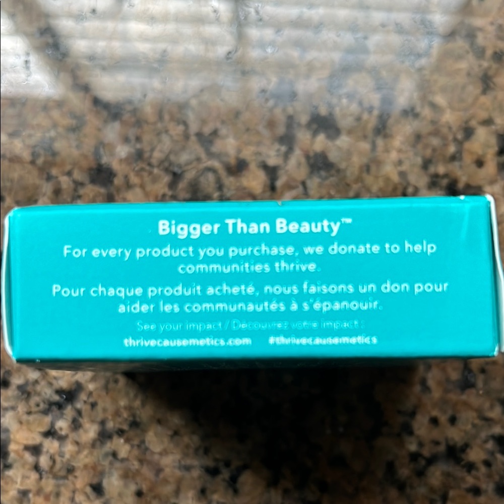 Powder Blush by Thrive Causemetics with Hyaluronic Acid - Picture 4 of 6